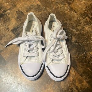 Kids Airwalk Runners Size 12🥰🥰